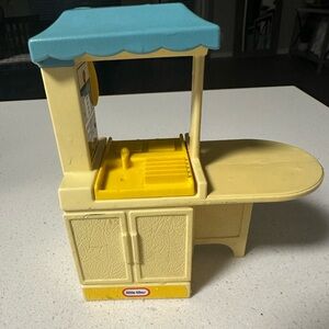 Little Tikes Yellow and Blue Toy Kitchen for dollhouse 1990s.